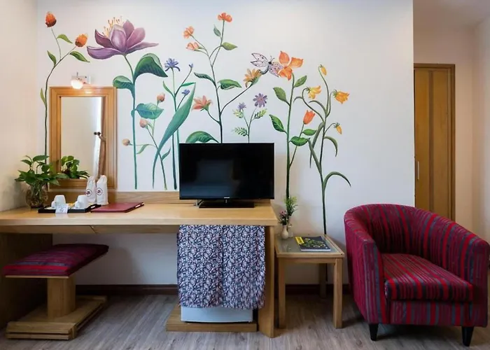 Asian Ruby Hotel & Spa - 122F Bui Thi Xuan Street